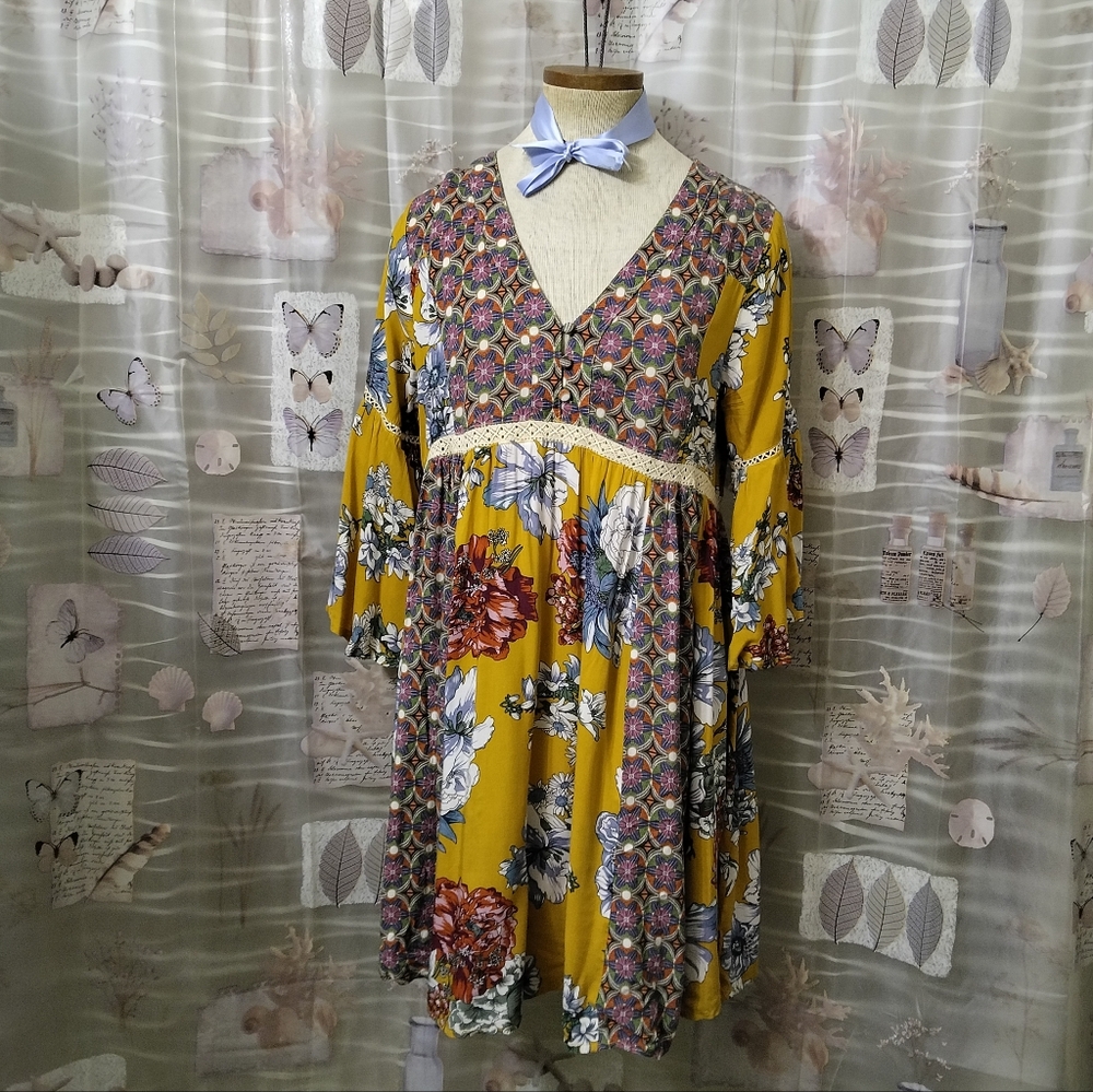 Umgee Bohemian Yellow Multi-Color Pattern Lace Bell Sleeve Dress Size Small